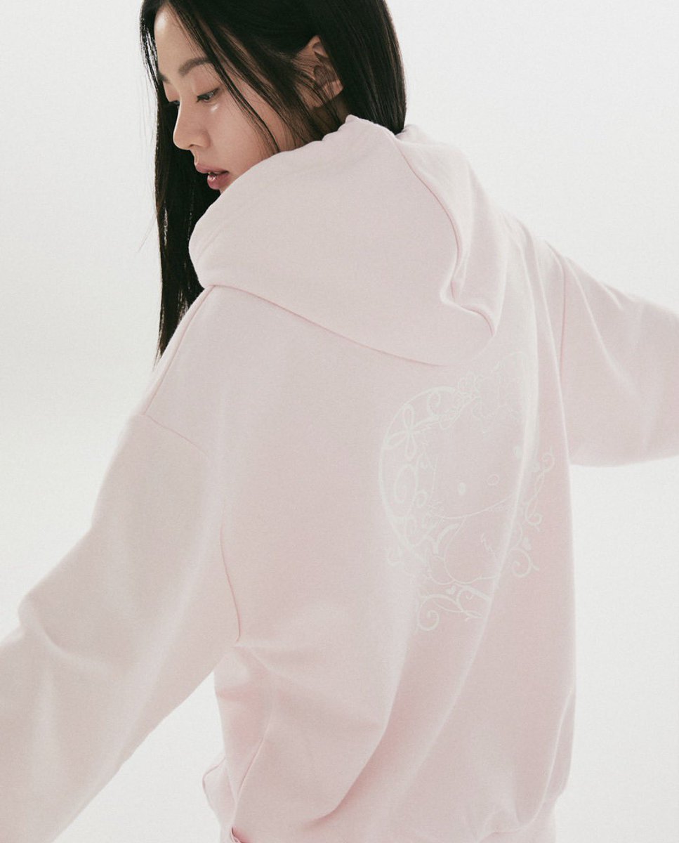naneebeauty's tweet photo. 스파오 x 챠미키티 에디션 ꉂ  • ༚ • ིྀต੭ 
후드집업이 너무 이쁜데..? https://t.co/fJRKgQ1AH2