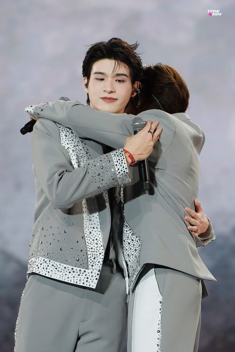 nn3abi's tweet photo. ชอบโพสิชั่นการกอดของสกนนมาก เมะกอดเอว เคะกอดช่วงไหล่ มันเขินนะเว้ย🫠🫠🫠🫠🫠 https://t.co/vORqONY0Lo