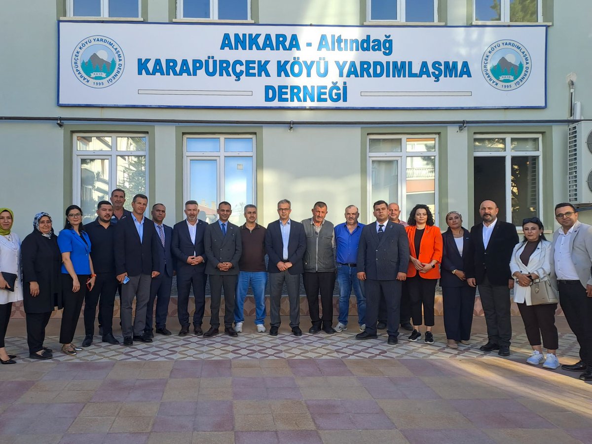 anahtarparti's tweet photo. Rotamız millet: Durağımız Ankara, Altındağ…

Genel Başkan Yardımcımız ve Eğitim Politikaları Başkanımız Sayın Prof. Dr. Fatih Yalçın, “Rotamız Millet” programı kapsamında Ankara Altındağ’da temaslarda bulundu.

Siteler’de esnafımızı ziyaret eden Sayın Yalçın, bölgedeki işletmelerin yaşadığı sorunları, artan maliyetleri ve ekonomik şartların esnafımıza yansımalarını yerinde dinledi.

Altındağ’ın farklı mahallelerinde vatandaşlarımızla buluşan Sayın Yalçın, ilçenin sosyal hayatını ve mahallelerin değişen yapısını yerinde gözlemledi. Karapürçek’te ise Anadolu’nun kültürünü, geleneğini ve mahalle ruhunu yaşatmaya çalışan hemşehrilerimizle sohbet etti.