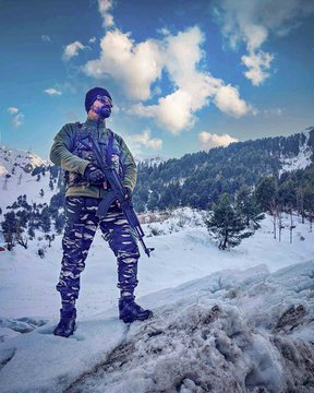 kaur_rakul's tweet photo. सुरक्षा के हर मोर्चे पर CRPF का संकल्प स्पष्ट—कर्तव्य सर्वोपरि, राष्ट्र सर्वोपरि। समर्पण और साहस के साथ निरंतर सेवा।
#BRICS #CRPF https://t.co/hGehU1OfTZ