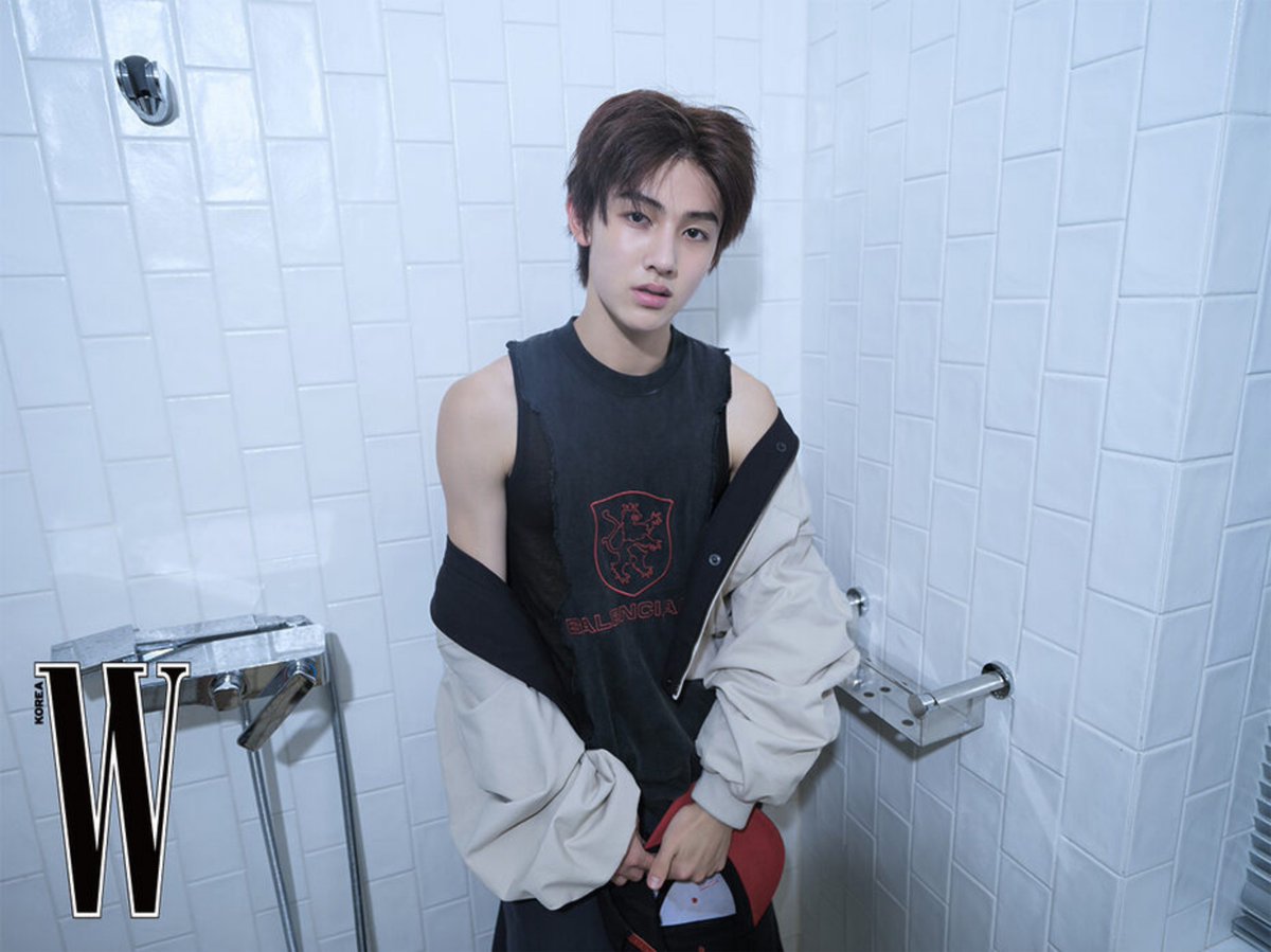 chaeeshy's tweet photo. baru liat foto seonghyeon ini.. darimana ini hah.. https://t.co/eeIf3z23Ah