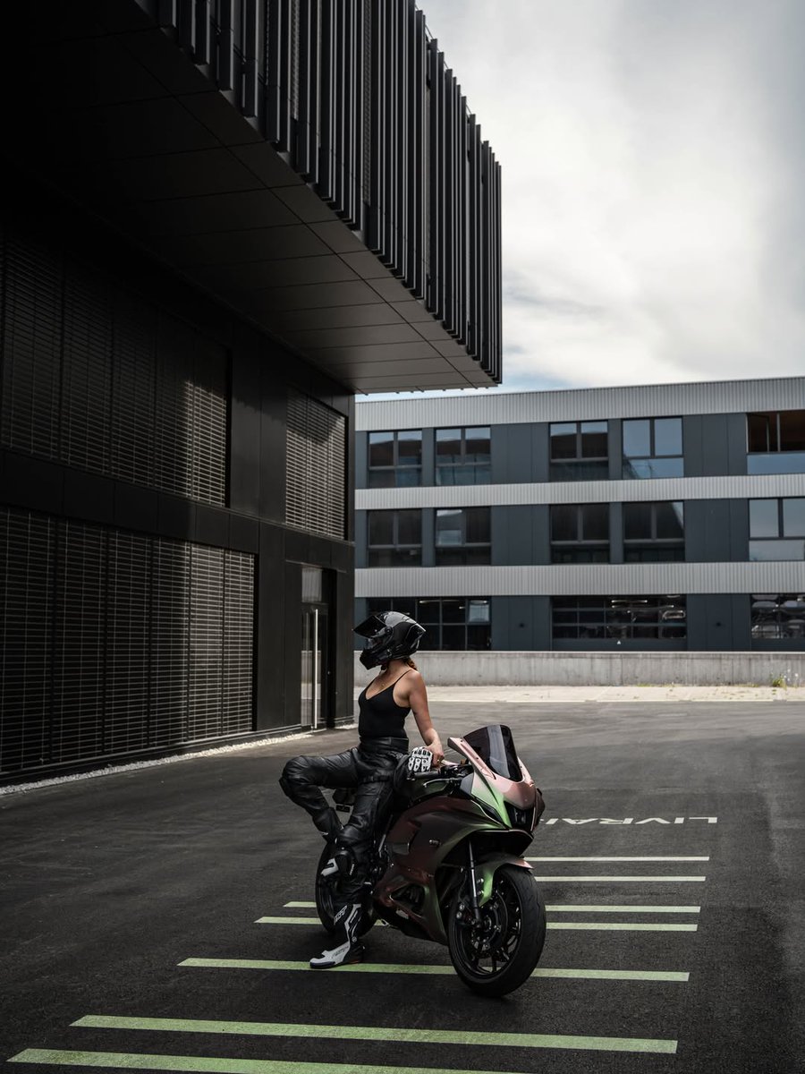 SantoNothstein's tweet photo. Has to be you 
Yamaha R7 - 22’ 
Switzerland https://t.co/agnC6F69nd