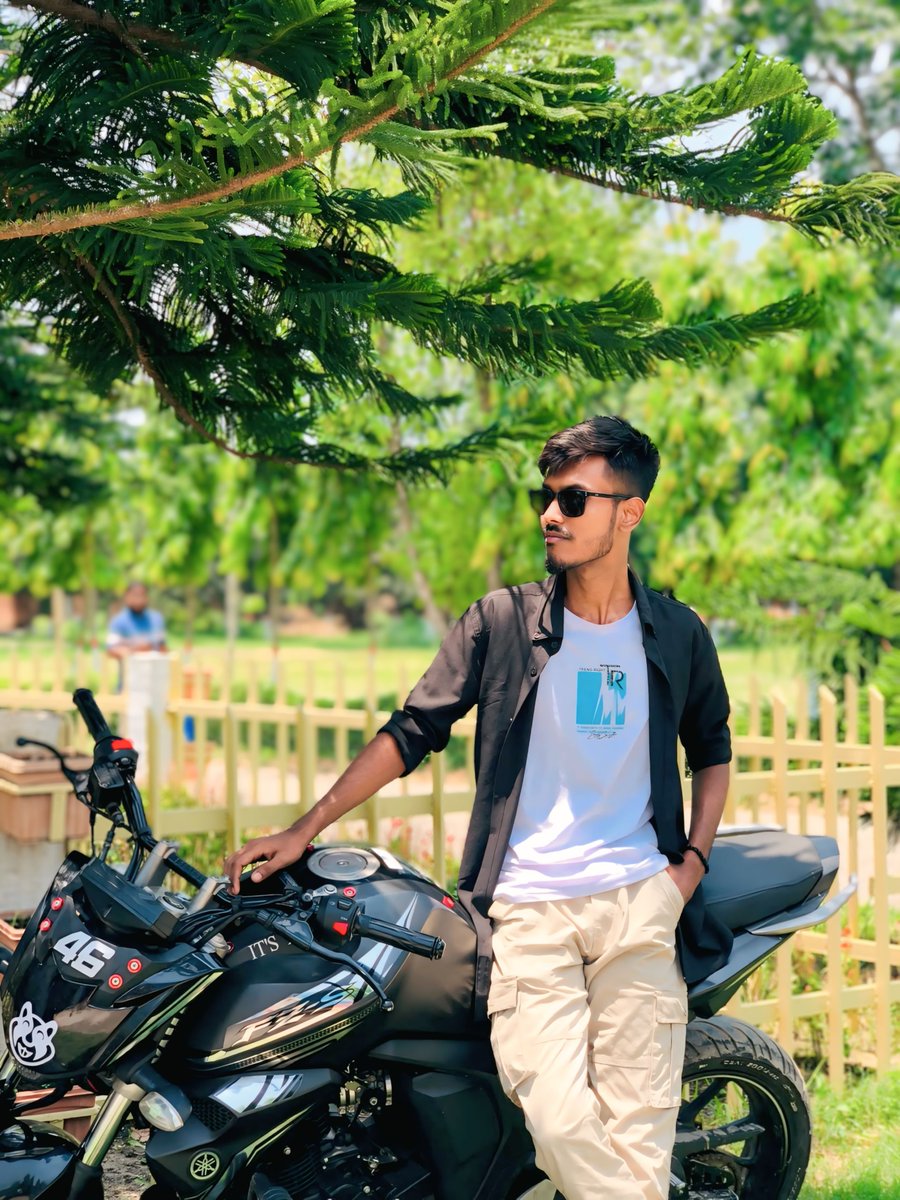 sijansheik67693's tweet photo. Everyone thinks I'm in a relationship..,,
Me??
Nahh I'm in a imaginationship with that one person who will be never interested in me..❤️❤️💔 https://t.co/HmEbEy1I1w