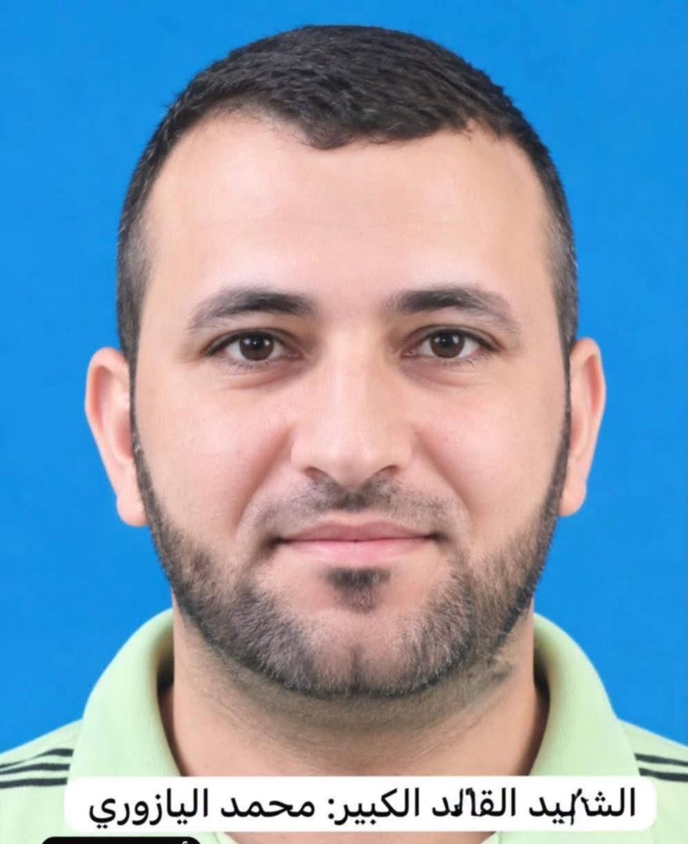 mohamed_7G's tweet photo. *صحيفة الشرق الاوسط:*

اغتال الجيش الإسرائيلي محمد اليازوري الشهير بـ«أبو الهيثم»، قائد لواء خان يونس في «كتائب القسام»، الجناح المسلح لحركة «حماس»، بعد أن استهدفته طائرة مسيّرة بصاروخين أثناء سيره في منطقة المواصي منتصف ليل الخميس - الجمعة.

ووقع الهجوم على طريق رئيسي في مواصي خان يونس جنوب قطاع غزة، وتحديداً قرب مسجد «القبة»، واستهدف شخصين أحدهما اليازوري.

وعلمت «الشرق الأوسط» من مصادر ميدانية في «حماس» أنه لم يتم التعرف على اليازوري سريعاً، إذ كان عبارة عن أشلاء، وجسده مشوهاً بما فيه وجهه. وأشارت المصادر إلى أن فقدان الاتصال معه بشكل مفاجئ، دفع بعض المقربين منه لمحاولة معرفة ما إذا كان هو المستهدف، وتبين في ساعات الفجر الأولى أنه من بين الضحايا.

ووفقاً لمصدرين، فإن اليازوري تولى مسؤولية لواء خان يونس في «كتائب القسام» بعد فترة قصيرة من اغتيال قياديي الكتائب عز الدين الحداد ومحمد عودة، اللذين اغتيلا بفارق لم يتجاوز عشرة أيام في مايو (أيار) الماضي.

وبيّن المصدران أن اليازوري كان قائداً لوسط وغرب خان يونس، قبل أن يصبح قائداً عاماً للواء.

كما عمل اليازوري لسنوات في مناصب أخرى بقيادة «كتائب القسام»، منها قيادة جهاز الاستخبارات الذي كان أحد الأجهزة التي عملت على تجهيز معلومات أمنية تحضيراً لهجوم السابع من أكتوبر (تشرين الأول) 2023.

وأشار المصدران إلى أنه بعد اغتيال رافع سلامة عُيّن قيادي آخر مسؤولاً عن لواء خان يونس، قبل أن يصبح قائداً لركن عملياتي آخر في هيئة الأركان العليا على مستوى قطاع غزة، فيما أصبح اليازوري لاحقاً القائد الجديد للواء.

ولفت مصدر ثالث إلى أن اليازوري تعرض لسلسلة محاولات اغتيال سابقة، سواء خلال الحرب الحالية أو قبلها بسنوات، إذ كان يُعد قائداً ميدانياً بارزاً حينها.

وكشف المصدر أن من أبرز محاولات الاغتيال التي تعرض لها اليازوري تلك التي وقعت حين كان برفقة رافع سلامة ومحمد السنوار ويحيى السنوار في نفق مركزي بخان يونس عام 2021، قصفته طائرات حربية إسرائيلية بعدة صواريخ، خلال ما عُرف بمعركة «سيف القدس»، التي أطلقت عليها إسرائيل اسم «حارس الأسوار».

ونجا حينها جميع من كانوا في النفق بعدما استهدف القصف جزءاً منه، الأمر الذي أتاح لتلك القيادات الخروج منه، فيما أصيب بعضهم بجروح متفاوتة، بينهم رافع سلامة.

ويُعد اليازوري من القيادات التي أشرفت على هجوم السابع من أكتوبر، كما أنه لعب دوراً في عمليات تسليم المختطفين الإسرائيليين خلال صفقات التبادل.

وقُتل برفقة اليازوري، في الغارة التي استهدفته الليلة الماضية، حذيفة أبو معمر، أحد المهندسين في «كتائب القسام»، الذي كان مسؤولاً عن تطوير قدرات عسكرية للكتائب، وكان مقرباً من قياداتها البارزة.

وأبو معمر من سكان منطقة «معن» شرق خان يونس، وكان مسؤولاً عن عدد من الهجمات التي استهدفت القوات الإسرائيلية خلال الحرب وفي فترات أخرى.

ورجحت المصادر أن إسرائيل شنت الغارة بهدف استهداف أبو معمر، متوقعة أنها لم تكن تملك معلومات دقيقة عن وجود اليازوري برفقته حين كانا يسيران في المكان، وهو أمر لم يُحسم حتى الآن.

وفي غارة أخرى بالتزامن، قُتل مؤمن أبو لبدة بعد قصف مركبة في مدينة حمد شمال خان يونس. وعلمت «الشرق الأوسط» أن المستهدف من القادة الميدانيين لـ«كتائب القسام» شرق رفح، وقد تعرض لمحاولات اغتيال سابقة.