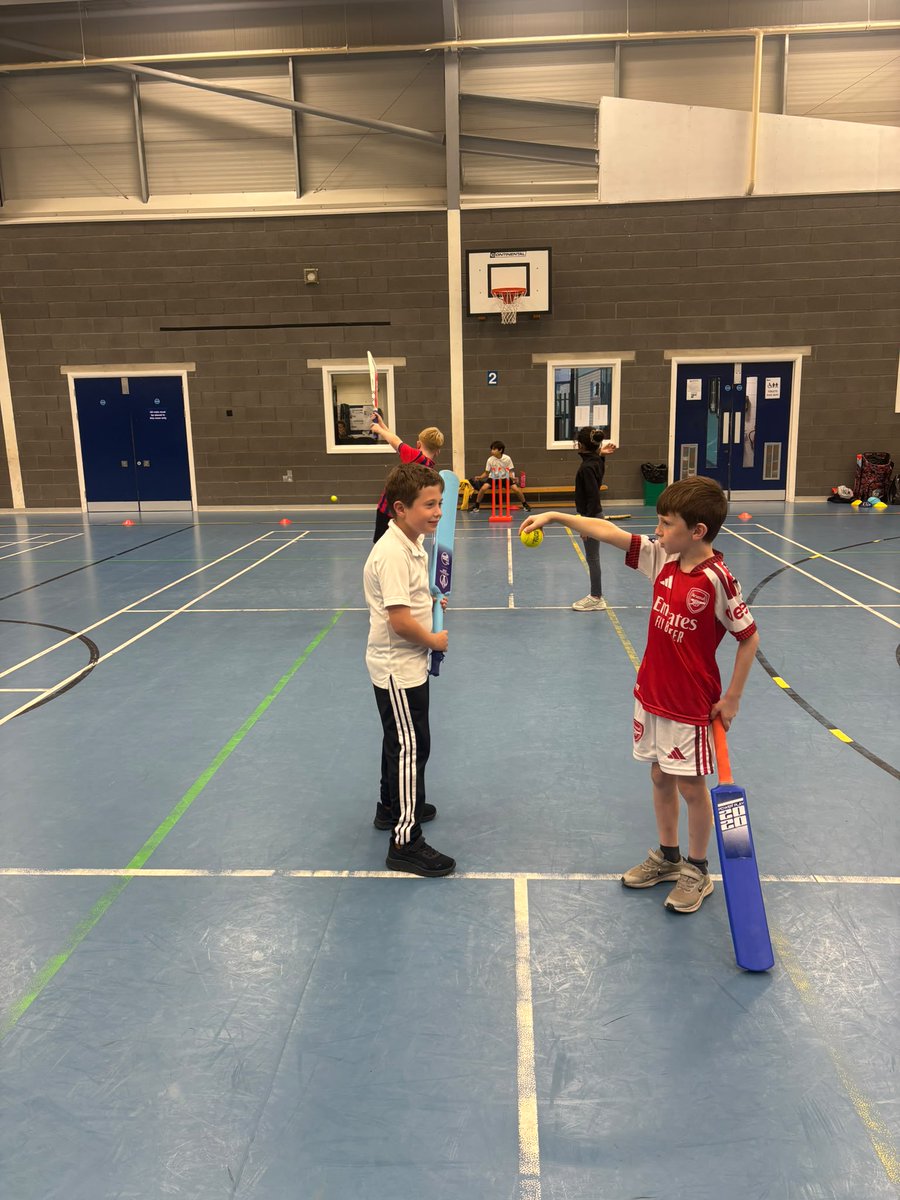 CheshireCB's tweet photo. 🍁Fantastic start to our Autumn Coaching programme this week at indoor venues throughout the county. Still places available at our courses starting W/C 14th September - click below for more information and to book your child's place 👇
https://t.co/602kGwVCeY https://t.co/K4YeRi2Vd5