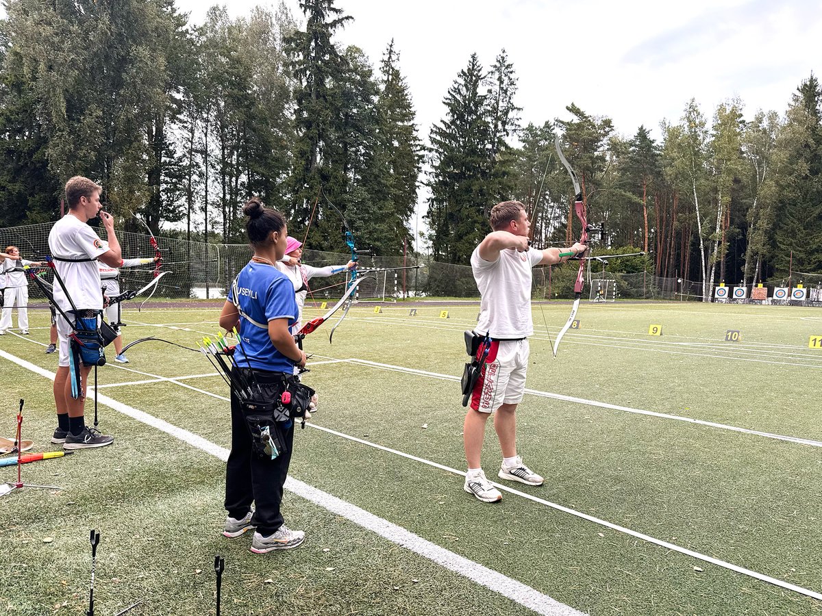 ArcheryAZE's tweet photo. Results of the competition:
🥇 Fatima Huseynli - Won the gold #medal in the women's individual event (70m distance, 632 qualification points) by outperforming all her rivals! https://t.co/2iBtp1Rb82