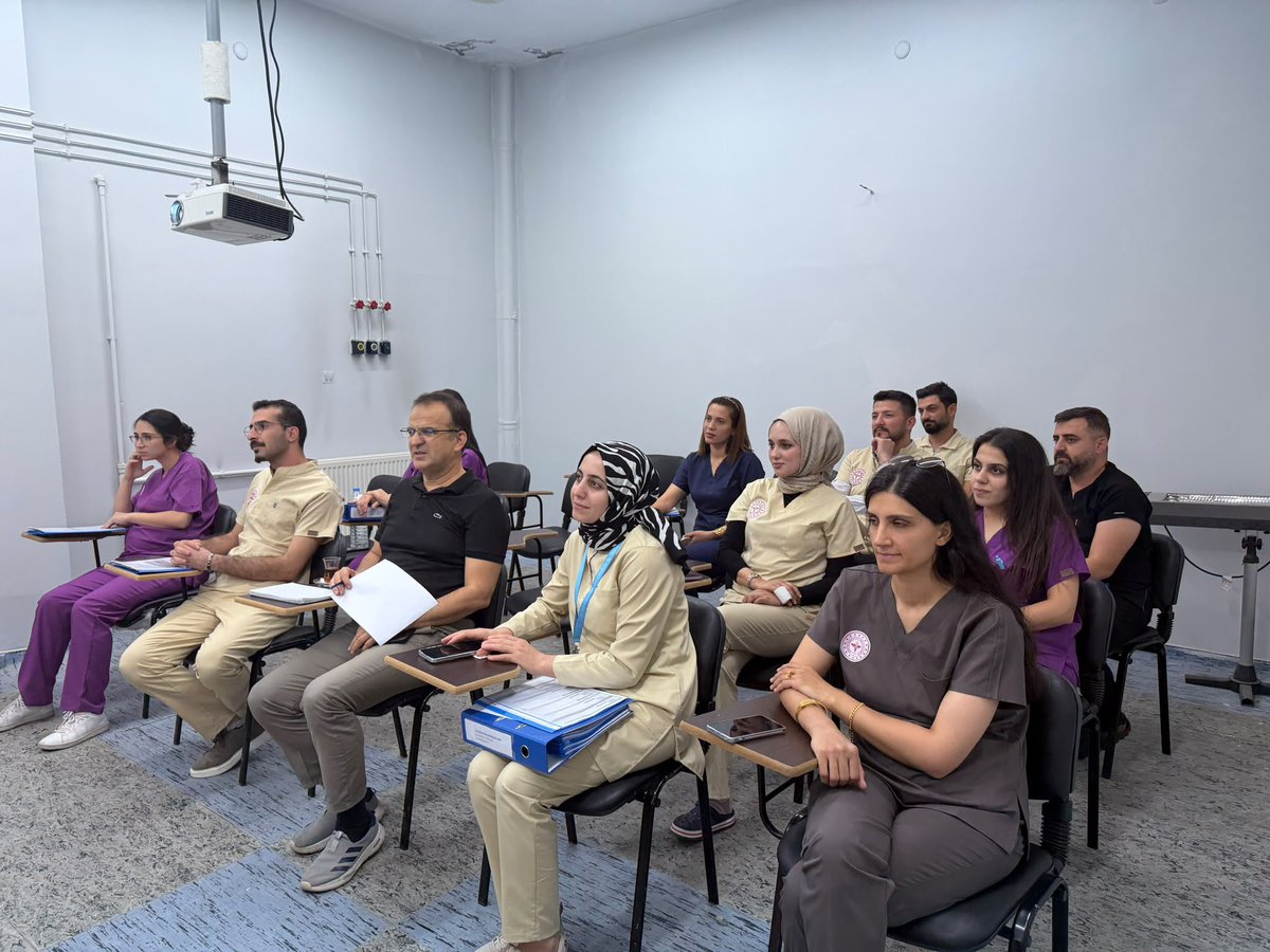 Savurdh's tweet photo. Başhekimimiz,İdari ve Mali Hizmetler Müdürümüz ve birim sorumlularımzın katılmıyla SDS(Sağlık Tesisi Değerlendirme Standartları) toplantmızı gerçekleştirdik.Kaliteli ve güvenli sağlık hizmeti vizyonumuz doğrultusunda çalışmalarımızı aralksız sürdürüyoruz
@sbkhgm 
@mardinilsaglik https://t.co/roVL4XJzm5