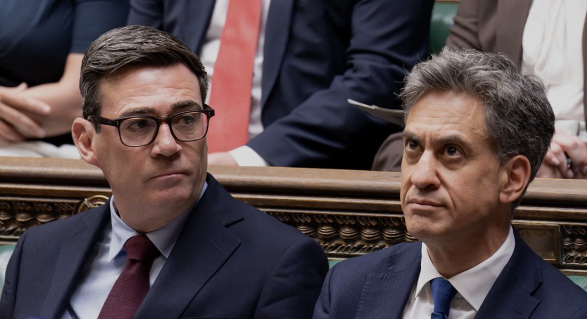 WendtheWalker's tweet photo. I really really resent MY hard earned money/taxes going to pay these two fools wages! EVERYTHING they do is wrong!

Quite frankly they don’t deserve OUR money don’t you agree? 😤 https://t.co/sdtZKeudBq