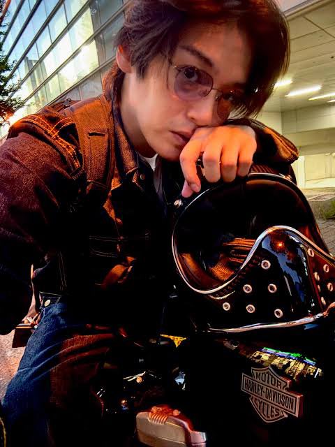 Makikkoo20's tweet photo. カメラロール巡回してて思った
自分バイクが似合う人が好きなんだ　
自分は乗れもしないのに https://t.co/Bcyvx3rh5D
