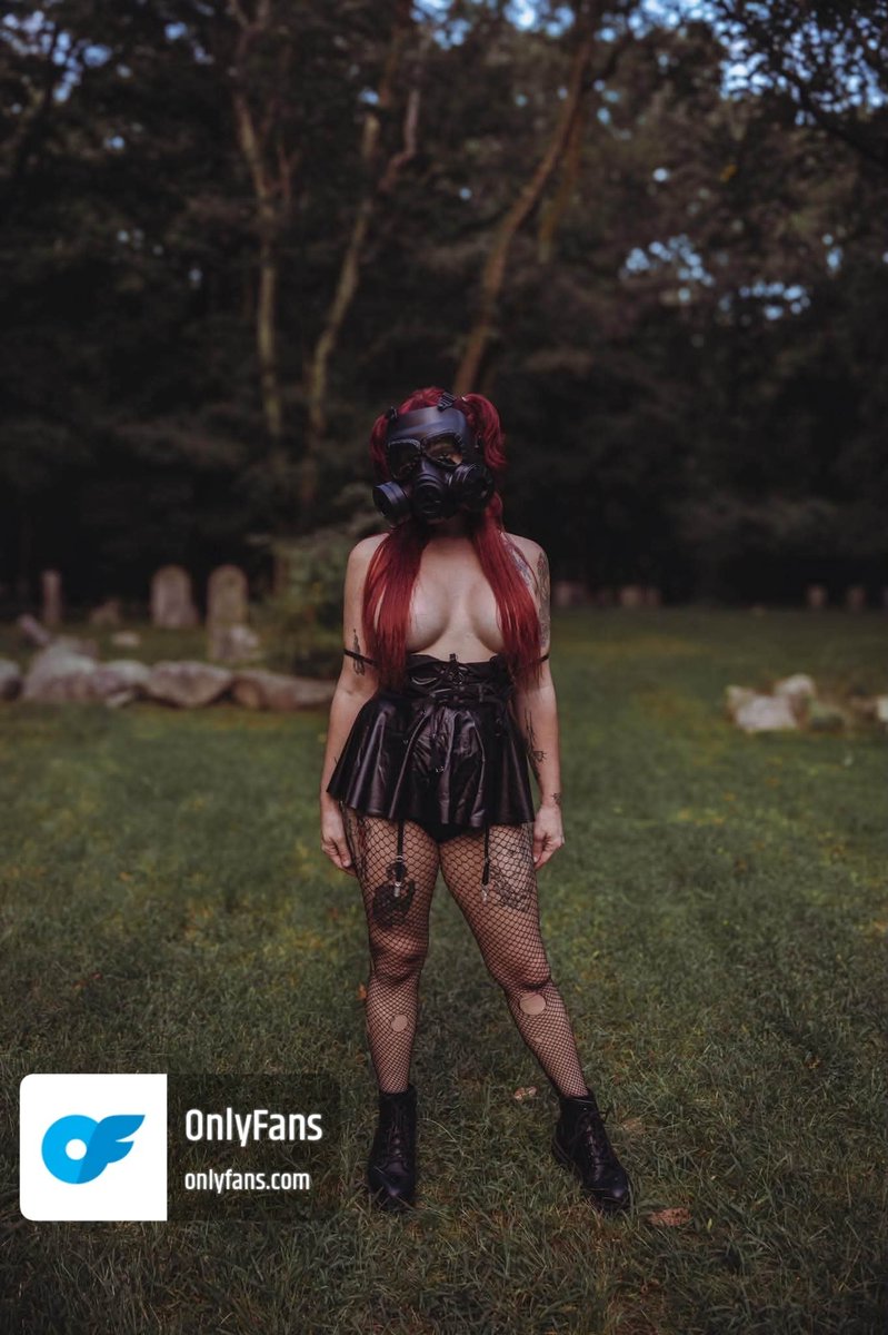 xChlover_Alicex's tweet photo. Just a girl, a gas mask, and a burning desire to dismantle the patriarchy.. 😘

#AltGirl #BadBitch #GothGirlfriend #RedHair #RedHead #YourGothicGirlfriend #BigTits #GothMommy #MooMooMilkers #NerdGirl #ExplorePage #FYP #NSFW #Model #Boobs #PornStar https://t.co/moJz3xQ4cJ