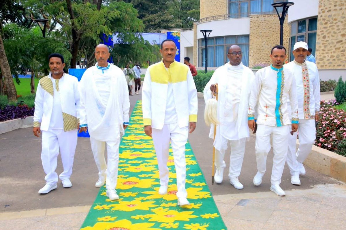 BahirdarO8493's tweet photo. ባለዘንባባዋ ከተማ በጣና ዳር ውበት ደምቃ አዲስ ዓመት ዋዜማን እያበሰረች ነው። https://t.co/oQywzZHXKL