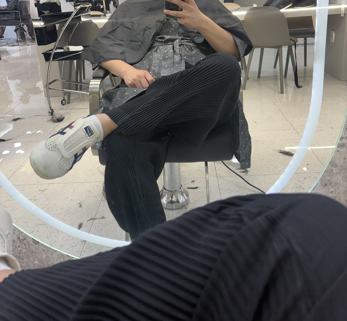 HvvvvYYuuu's tweet photo. 미용실만오면 꾸벅꾸벅😪😪 
#부산 #맘늘 https://t.co/WZbSg78oH9