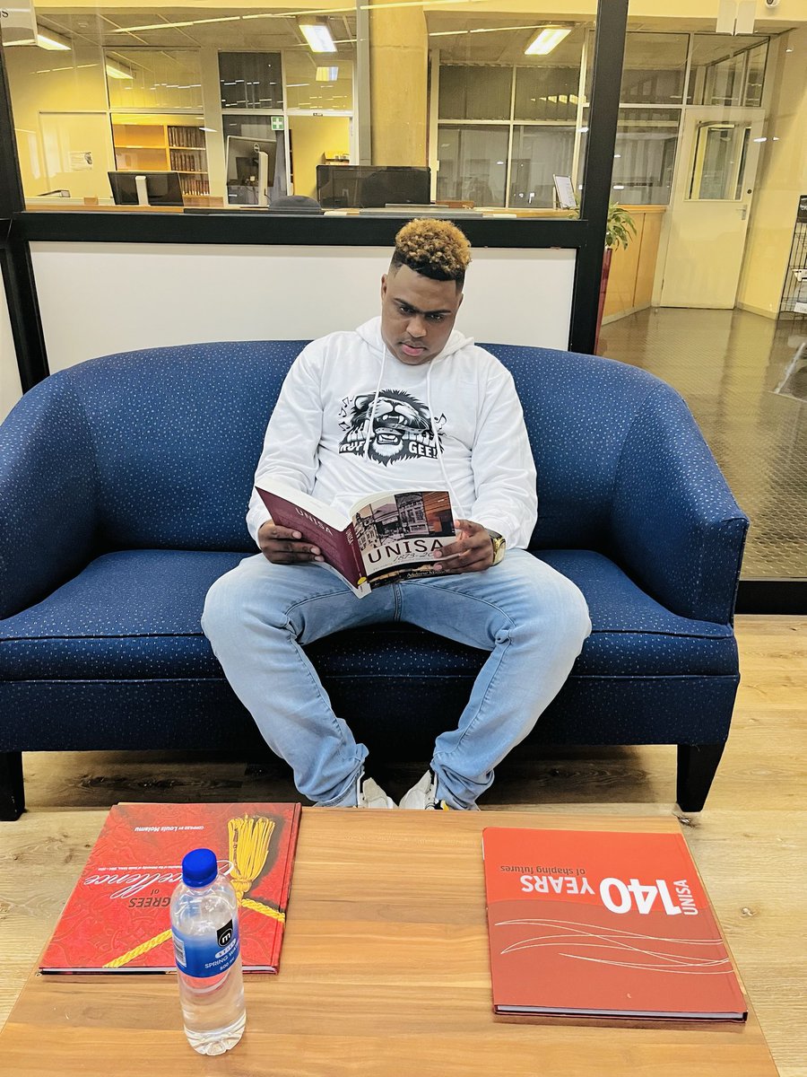 RuffGee_RSA's tweet photo. Getting ready to give it my all on stage! 🎙️🎤✨ https://t.co/8kwXtKSor4