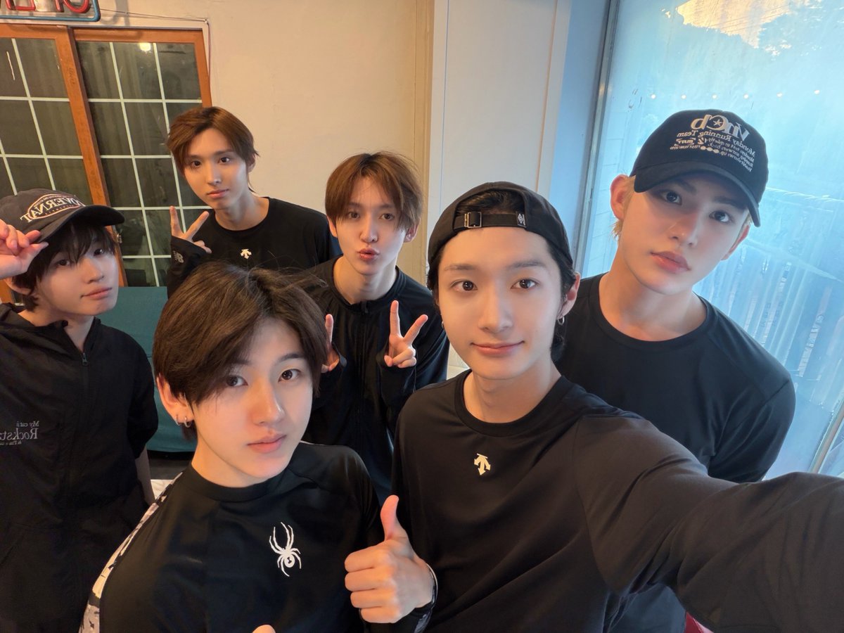 rideonso's tweet photo. 260911 킥플립 인스타 #계훈 https://t.co/K4B5y5tv6g