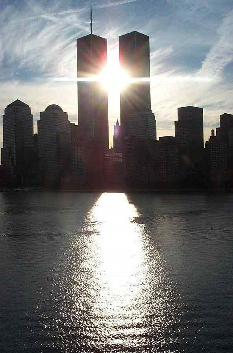 patricionavia's tweet photo. 9/11. Ya van 25 años. NYC no olvida. Pero tampoco sigue atrapada en el pasado. https://t.co/rRd0I5SvB4