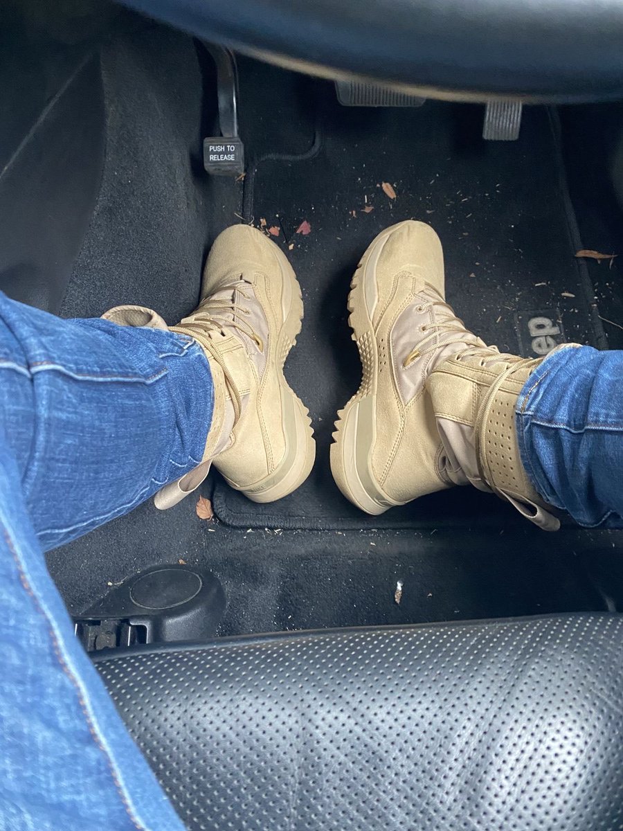 tracetranertra's tweet photo. New boots ❤️ https://t.co/X3bw7vW8np