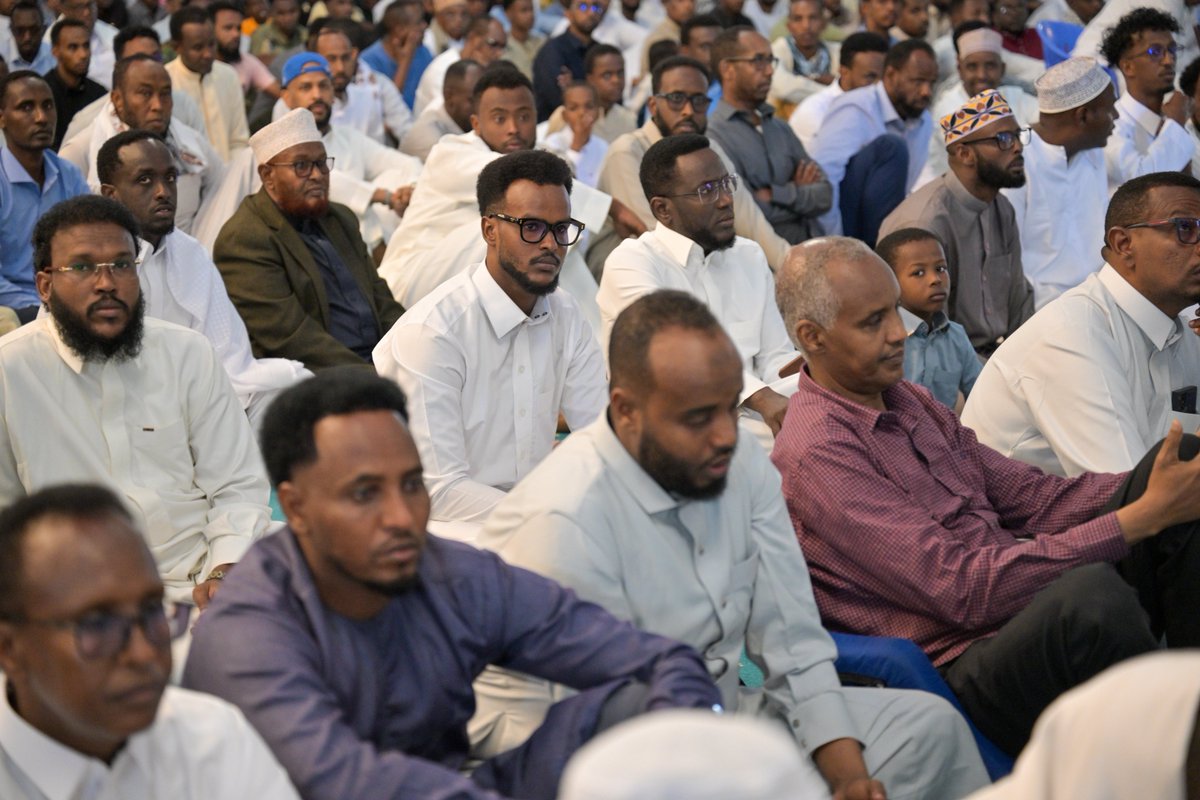 MWLOrg's tweet photo. يَحدُث الآن:
معالي الشّيخ د. مُحمّد بن عبدالكَريم العيسى @MhmdAlissa ، الأمينُ العام لرابطة العَالم الإسلاميّ رئيسُ هيئةِ عُلماء المسلمين، يخطُبُ على منبر الجَامع الكبير في العاصمة الصُّوماليّة "مقديشو". https://t.co/d05frQgZn3