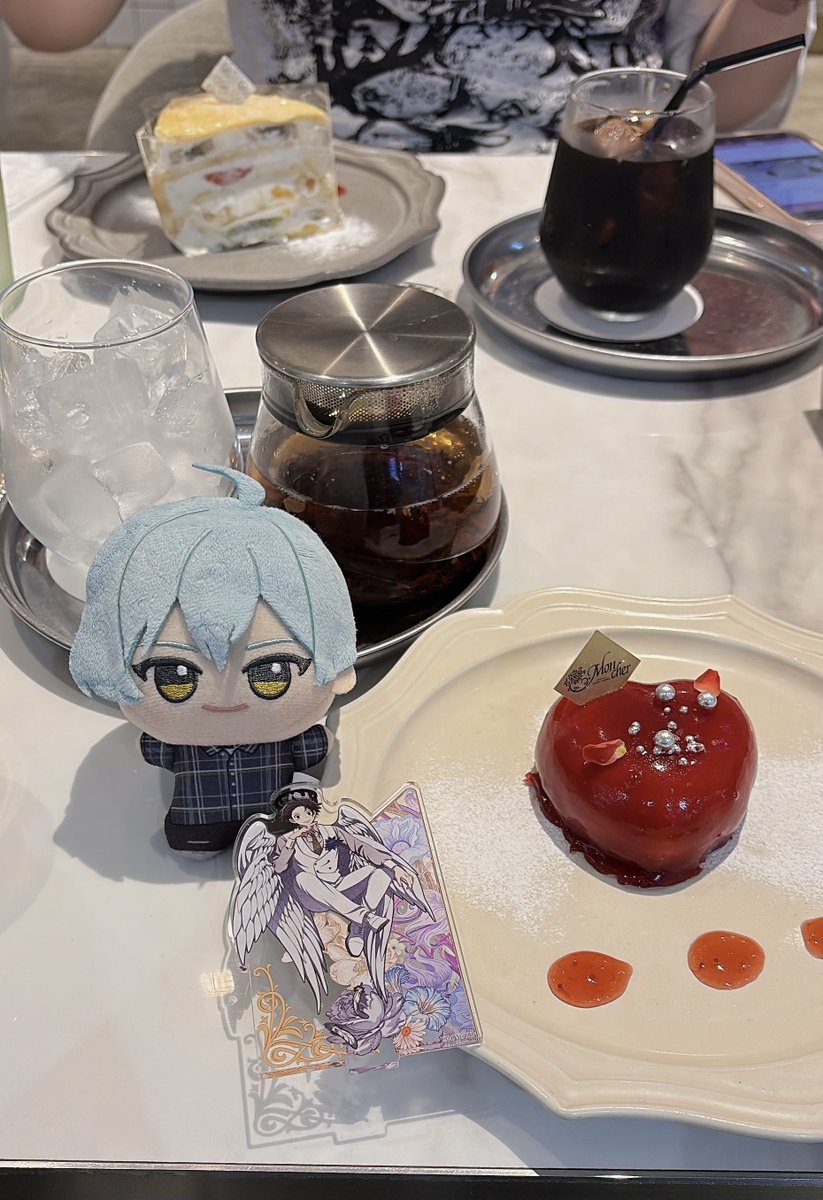 Mike83784999's tweet photo. 友達のクソバイト退職祝いしてきた！

イコットニコットにミルサブあったよ！
また行ってグッズ買おうかな🤔 https://t.co/FYQQ8nxOKj