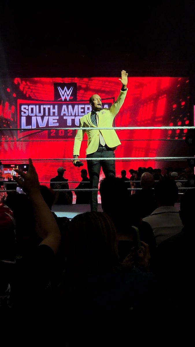 davebedoya31's tweet photo. @ByronSaxton Thank you! #wwebogota https://t.co/dYenU5hKkb
