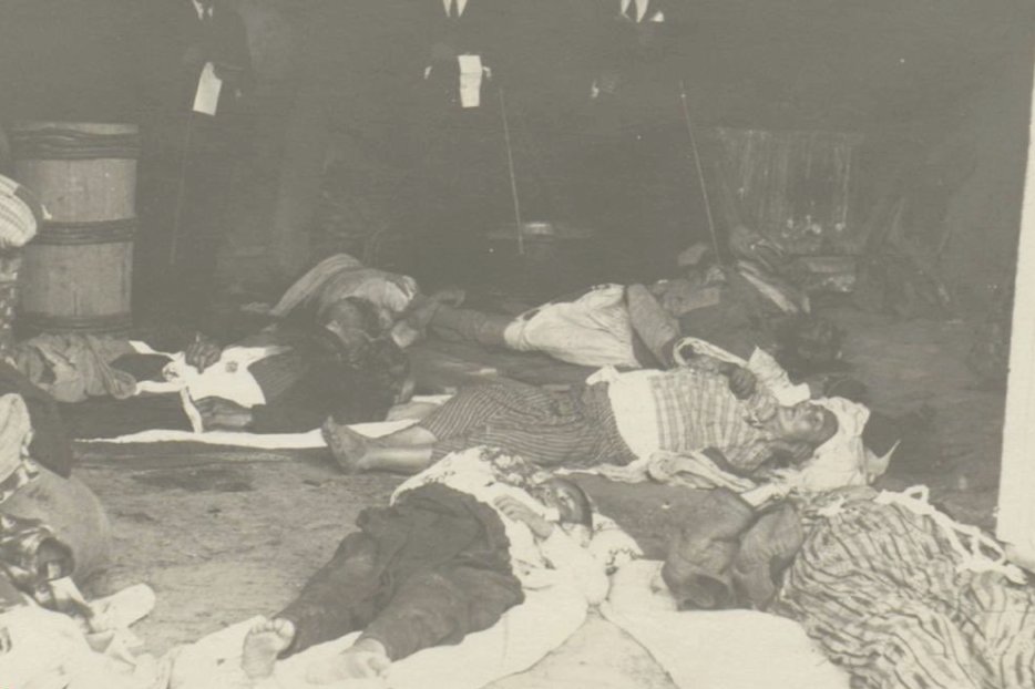 dailyislamist's tweet photo. 🔴 Dışişleri Bakanlığı, 1919-1922 yılları arasında Yunan işgal ordusu tarafından Bursa civarında katledilen ve zulme uğrayan Müslüman köylülere dair arşiv görüntüleri yayınladı. https://t.co/Ny4NQVJxBG