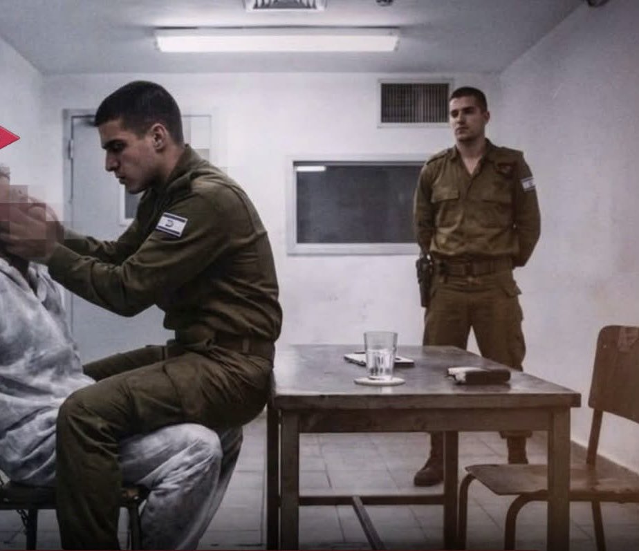 AhmedAAshour8's tweet photo. An Israeli prison guard brutally broke the nose of a Palestinian prisoner in retaliation during a torture session, while the prisoner was handcuffed and shackled and unable to defend himself

Torture and brutal violations against Palestinian prisoners, amid the absence of international accountability