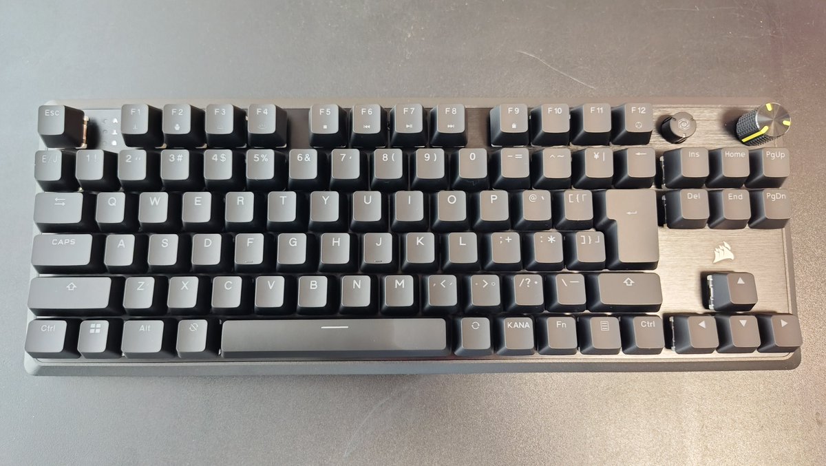 regrottarie's tweet photo. PCを使い始めた頃からずっと安いメンブレンキーボードだったんですが、ついにメカニカルに替えてみました。
…ものっすごい打ってる感じする！ https://t.co/ezGlLPR0J2