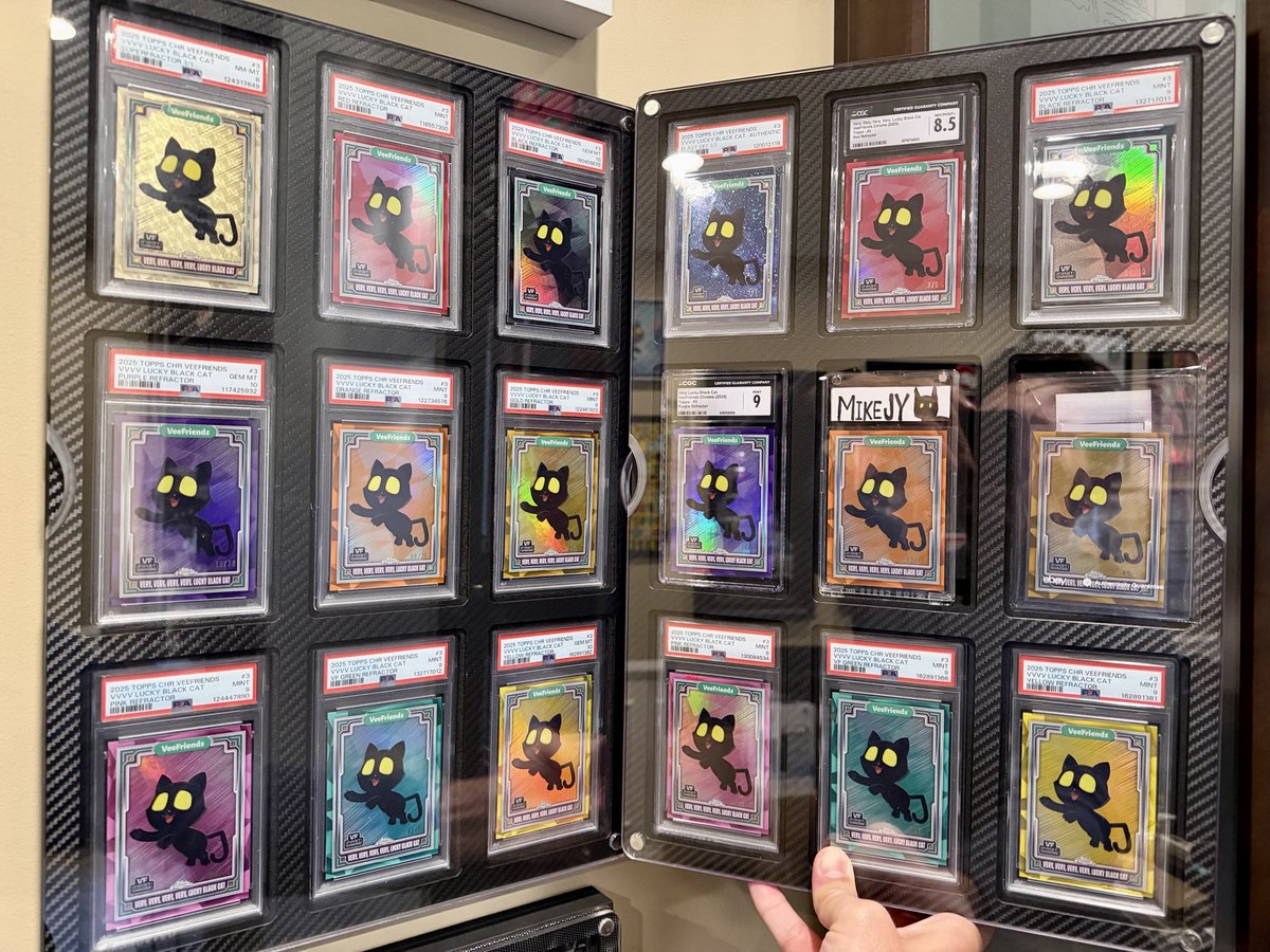 MikeJY1984's tweet photo. 🌈🌈 COMPLETE

The @veefriends 2025 @Topps Chrome Very Very Very Very Lucky Black Cat Double Rainbow 🐈‍⬛

As far as physical collections go, this is 100% my crowning achievement.

Every parallel. Twice.

What a chase. 🖤

💚🐈‍⬛ https://t.co/l5gDIwFDCf