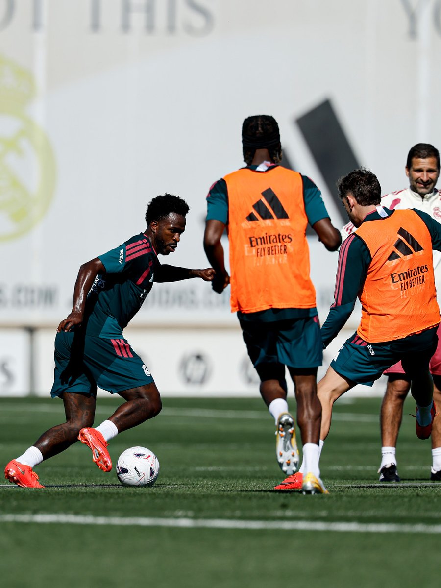 realmadrid's tweet photo. ⚡⚽ https://t.co/B9rTf25LeT