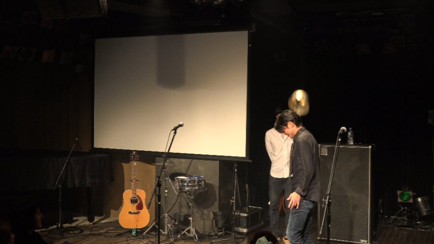 SleptTogasi's tweet photo. 9/9南青山MANDALAにてSELLPICOワンマンライブ
SELLPICO NIGHT2026より
オープニングからハリセンと鍋を
伝統芸能です♪
＃SELLPICO https://t.co/sjNChH0fWS