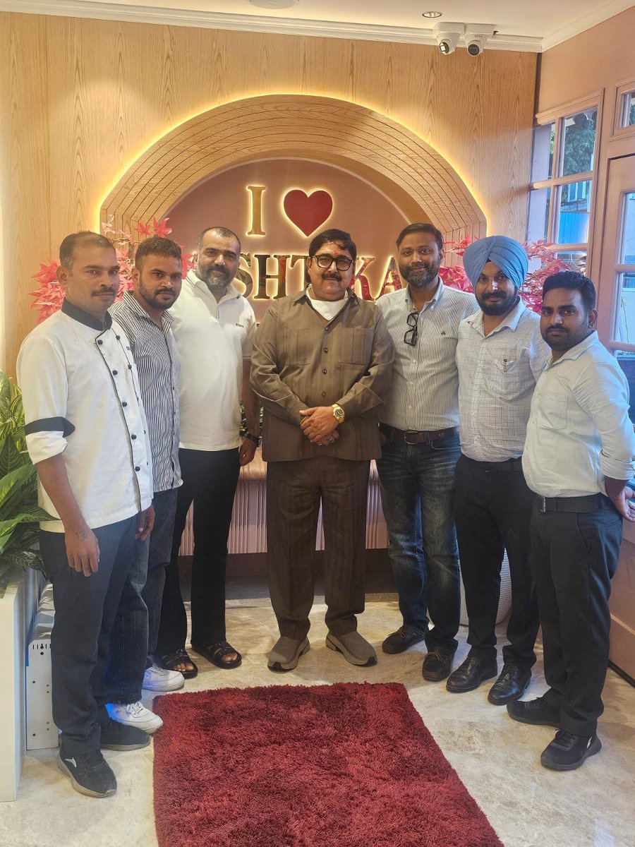 arvindmlc's tweet photo. आज वृंदावन कॉलोनी, रायबरेली रोड, लखनऊ में #श्री_नागेंद्र_जी एवं #श्री_गौरव_जी द्वारा संचालित #नवीन_प्रतिष्ठान_मिस्टिका_स्वीट्स के #उद्घाटन_समारोह में सम्मिलित होकर उन्हें ढेर सारी शुभकामनाएं एवं बधाइयां दीं।
#BJP4IND #NarendraModi
#RSSorg #nitinnabin
#amitshahofficial
#RajnathSingh #BLSantosh #BJP4UP #YogiAdityanath #BrajashPathak #Dharampalsingh #KeshavPrasadMaurya #PankajChaudhary