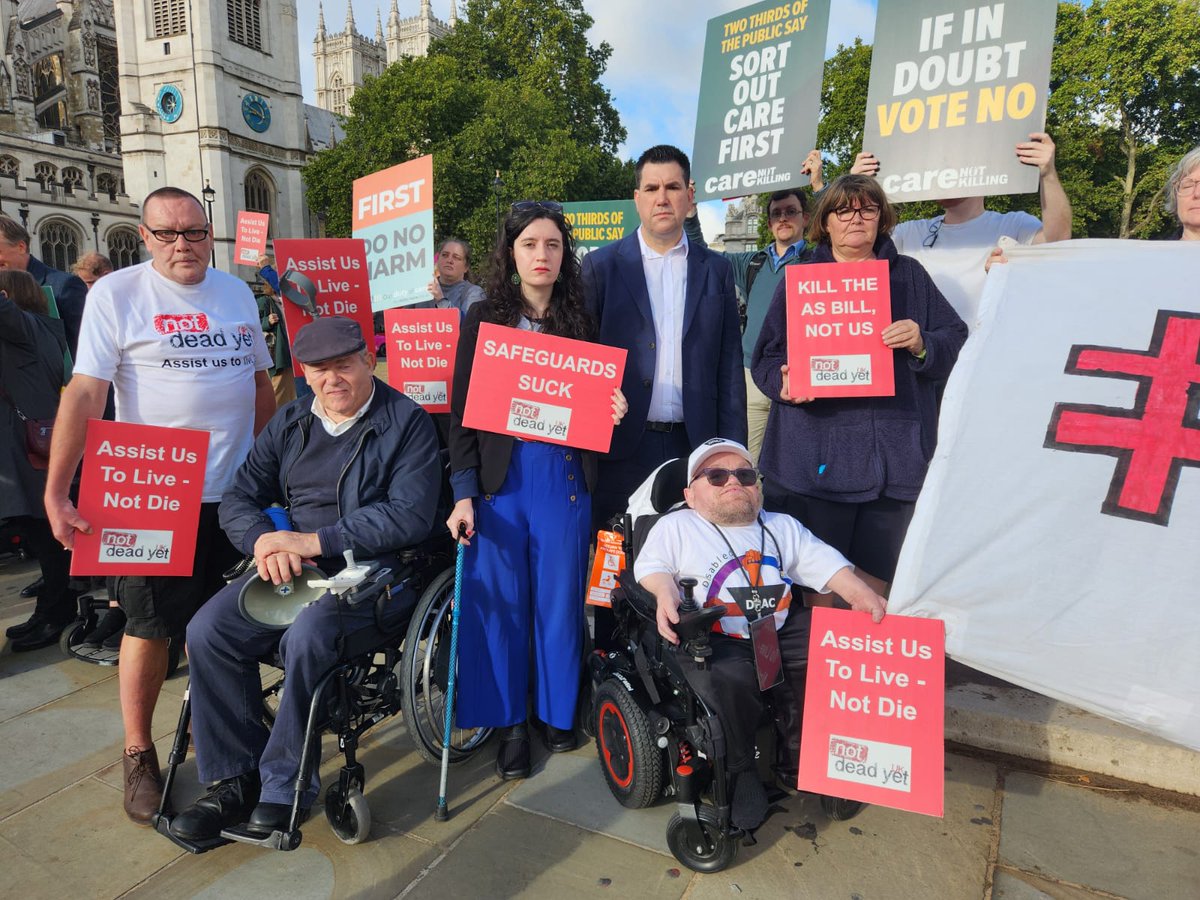 DisRightsUK's tweet photo. Today outside Westminster @DisRightsUK joins Disabled people, MPs, and supporters to demonstrate against the assisted dying bill. https://t.co/1FAlZcaQGC