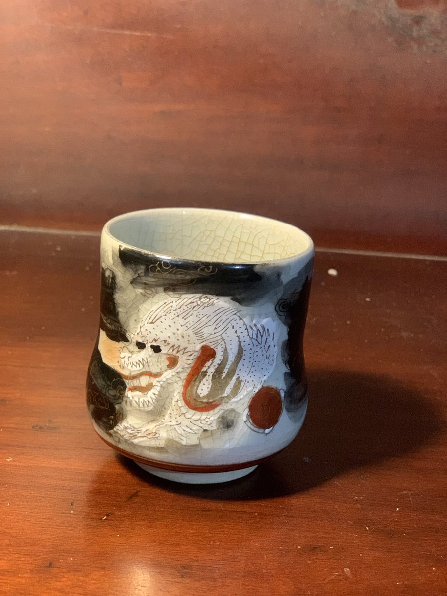 haoecodecor's tweet photo. What type of ceramics is this? It is very beautiful. I would also like to know if my description of it for my shop is accurate. I look forward to receiving information and learning from you all. Best regards. https://t.co/7Y1L3v9cgq