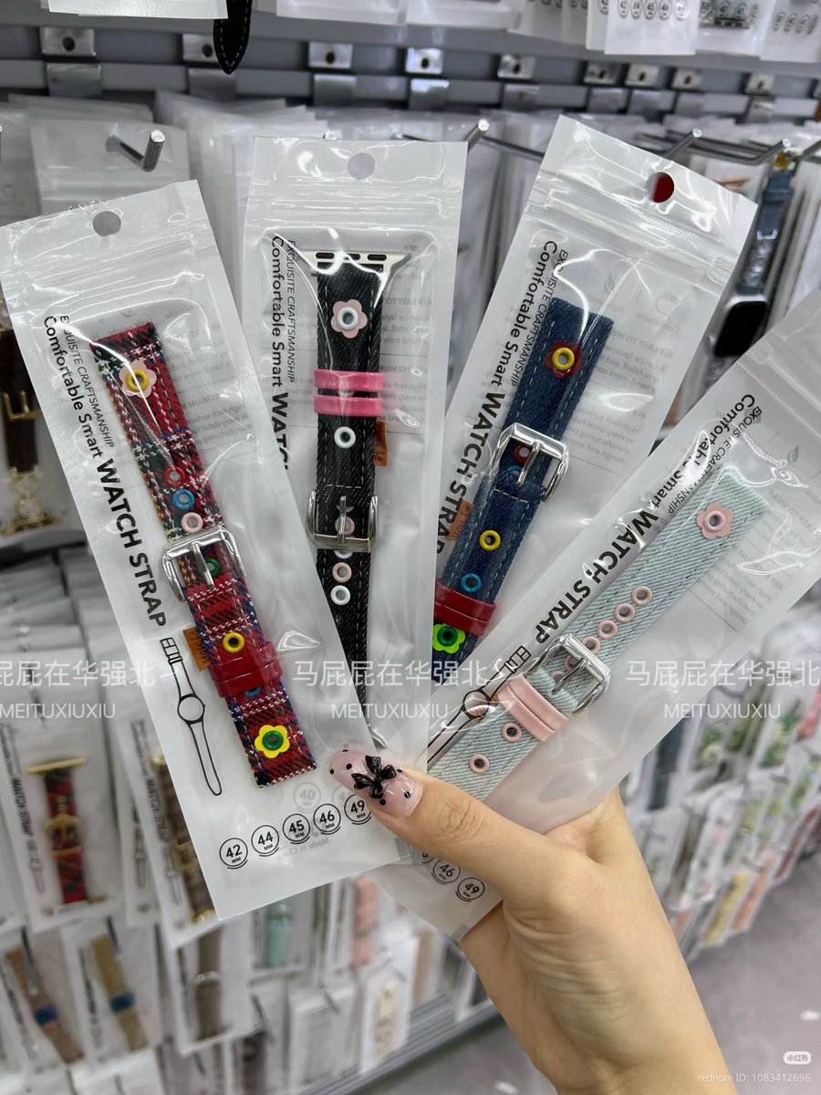 cuteusefulstuff's tweet photo. OMG Strap smartwatch denim ini cakep bangett. Cantik, lucu, aesthetic parah di pergelangan tangan. Aaak nggak nyesel  nemu strap ini 😍 worth buying! https://t.co/n9sF0aJFje