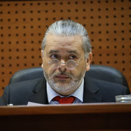 ACambiarlos's tweet photo. Este comunista asegura que está muy enfermo y necesita tratamientos especiales en el exterior.

No me sorprendería que tenga VIH https://t.co/9p1XsUGWew