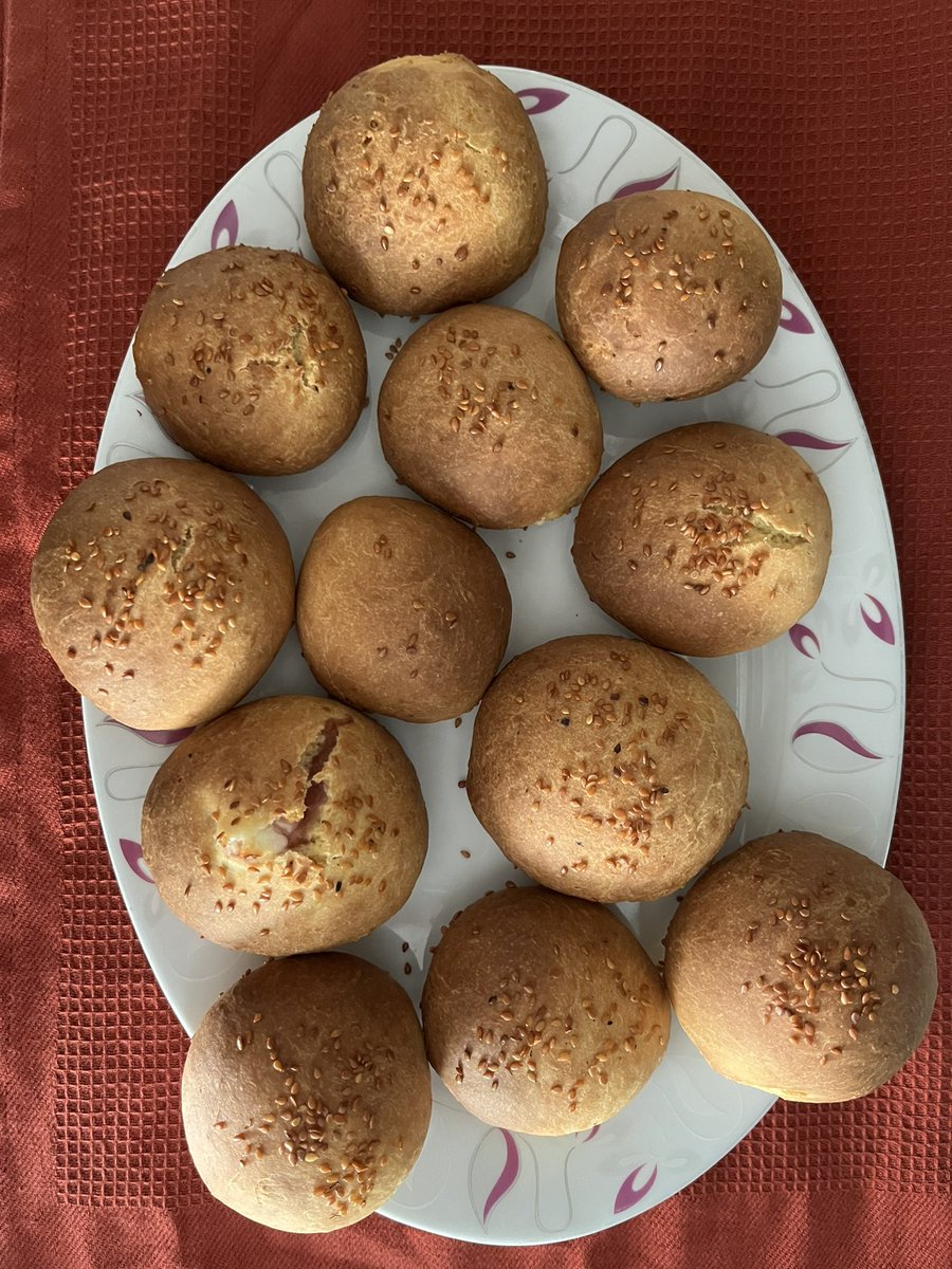 denizlilyy's tweet photo. #glutenfree #lactosefree 🧀🌿🥯
(sol alttan ikinci sıradaki aynı ben içindekiler taşmış 🥲) https://t.co/B43lpLUpVv