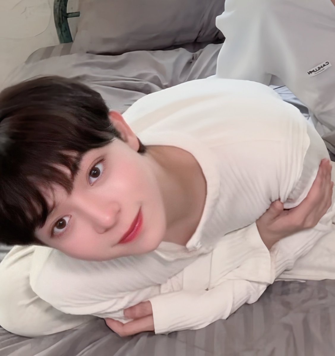 awstbbas's tweet photo. คิดถึงตาแป๋ววว คิดถึงน้องบาส 🤏💕 https://t.co/kxxSSrb9Hz