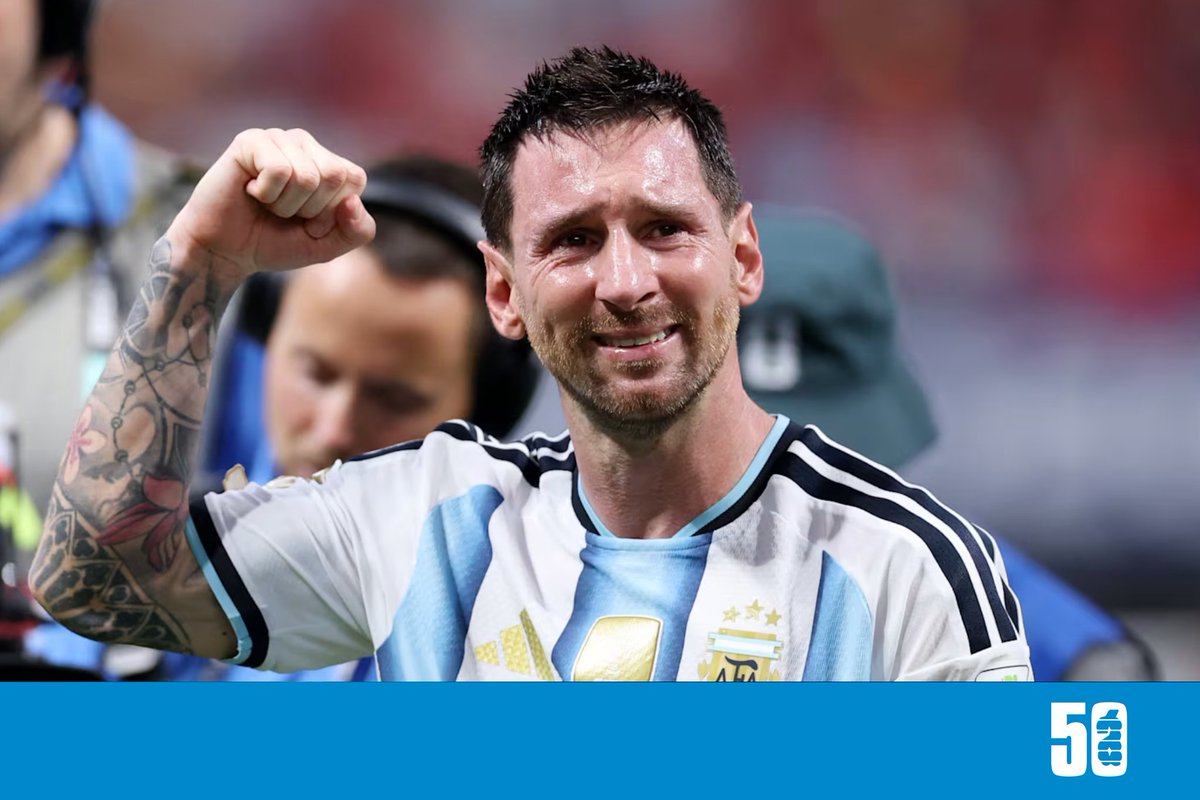 Ambitocom's tweet photo. UN PASEO COSTERO DE SANTA FE DEJÓ DE LLAMARSE NÉSTOR KIRCHNER Y LLEVARÁ EL NOMBRE DE LIONEL MESSI

El Concejo Municipal de Santa Fe aprobó por unanimidad que un sector de la costanera pase a llamarse “Paseo Costanera Lionel Messi”. El espacio llevaba hasta ahora el nombre del expresidente Néstor Kirchner.

➡️La iniciativa fue presentada por la concejala de La Libertad Avanza Ana Cantiani, quien explicó que la propuesta surgió después de la consagración de la Selección argentina en el Mundial y tiene como objetivo homenajear al capitán del equipo nacional.