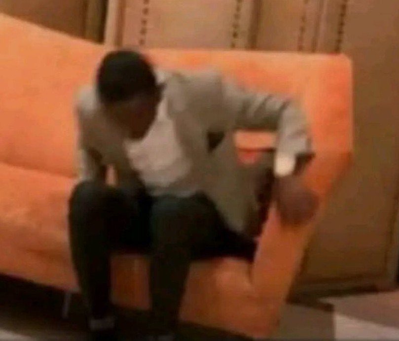 Bab__Jay's tweet photo. Samsung zimeisha utakunywa Ramton…😂 https://t.co/zLZFAL5NmU