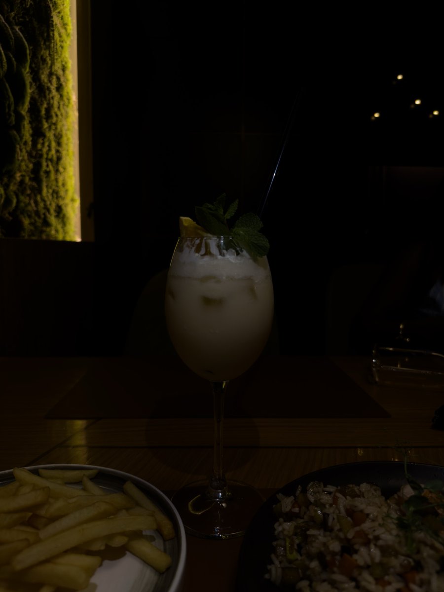 passboydool's tweet photo. Dinner date with the girls. It’s a banger. https://t.co/ygOW6TrVOc