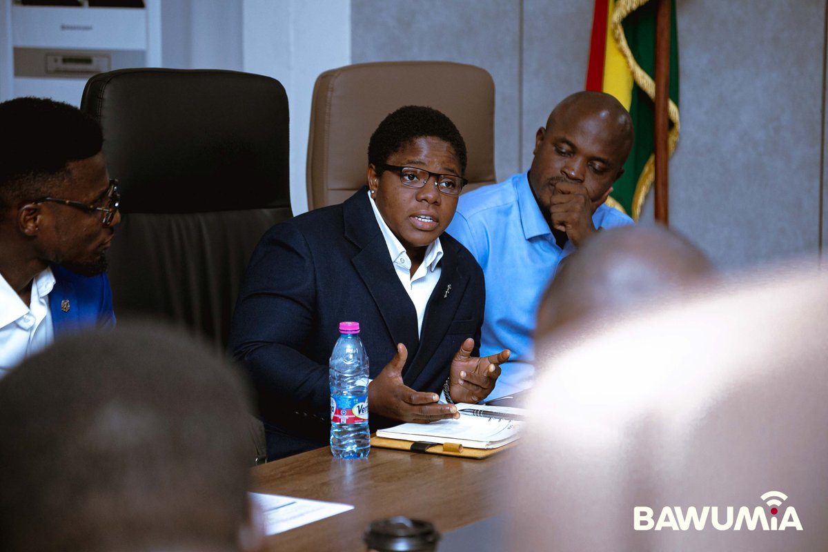 MBawumia's tweet photo. Yesterday, I met with the national leadership of the Junior Doctors Association (JDA), the Federation of Ghana Medical Students Association (FGMSA), and Medical Students Association Presidents from across the country.

We had an open and honest conversation addressing the critical challenges facing our young medical professionals and students, from training conditions and timely postings to overall welfare and career progression.

These are the brilliant minds who will carry the weight of Ghana’s healthcare system tomorrow, and their voices must shape our policies today.