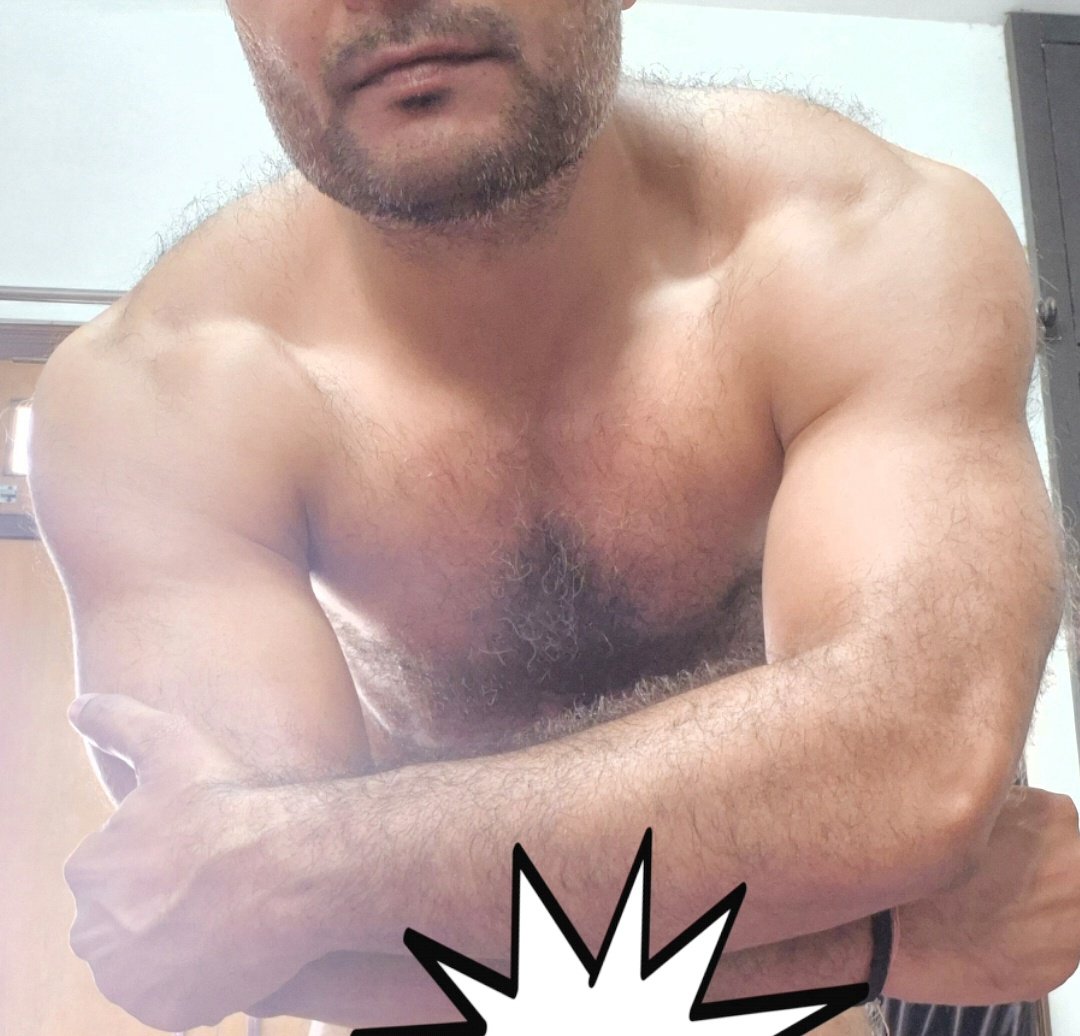thebgdaddy's tweet photo. Just a real man
Desi daddy
Tall wide strong 
Hairy 
If you want more  join me at telegram https://t.co/A9wTGfGBW1