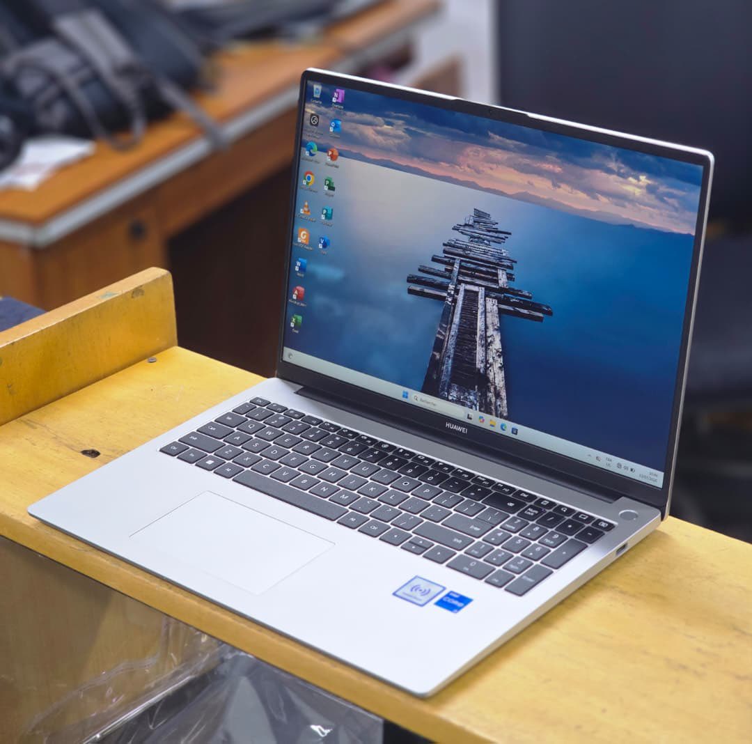 PassiTronics's tweet photo. 💻 HUAWEI MateBook D16 2024 – Core i5 12e Gen 🔥

⚡ i5-12450H jusqu’à 4.5 GHz
🧠 16 Go DDR5
💾 512 Go SSD NVMe
🖥️ Écran 16” Full HD
📡 USB-C • HDMI • Wi-Fi • Bluetooth • Webcam HD

🎁 Windows 11 Pro + Microsoft Office installés

💰 300.000 FCFA
📩 691 24 97 04 https://t.co/Q9i8aGmvsU