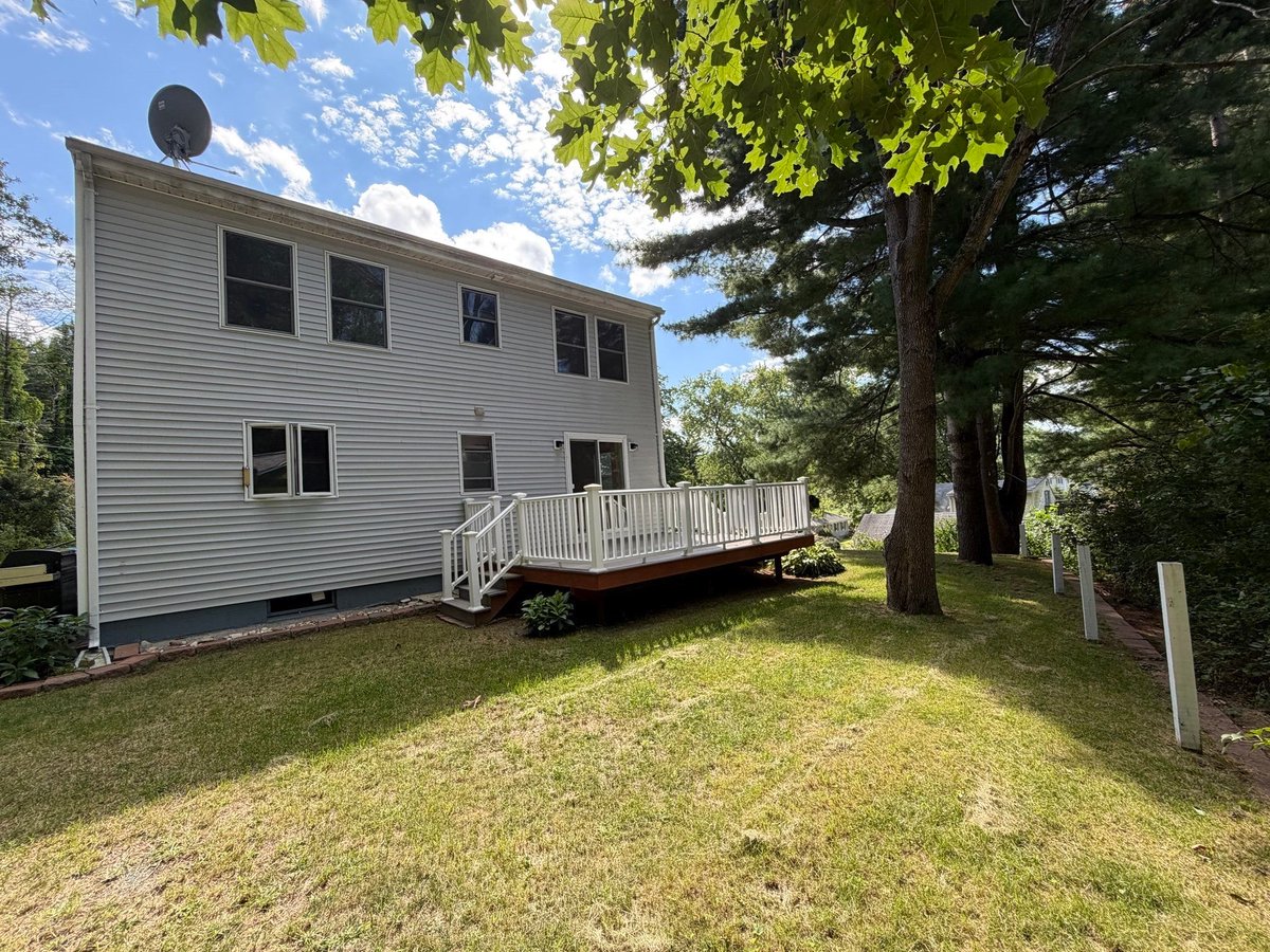 Jenthomes's tweet photo. 6 North Lane, Monson, MA, 01057
3 bed | 2 bath 1482 Sq. Ft.
Active | 375000
https://t.co/owcaNvLDJG
Welcome home to this charming 3 bedroom, 2 full bath Cape on a dead end street in Monson! Come inside to find warm wood floors and a comfortable, inviting layout with plenty of... https://t.co/AonTSABSq1