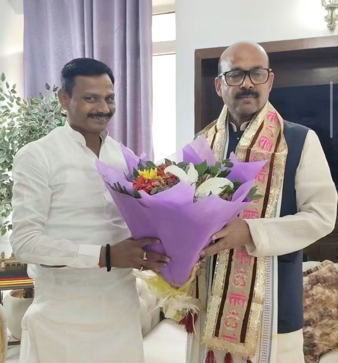 JeetSingh4Bjp's tweet photo. असम राज्य के प्रभारी, राष्ट्रीय महामंत्री @BJP4India आदरणीय अभिभावक श्री @HarishD_BJP जी को @BJYM राष्ट्रीय प्रभारी नियुक्त किये जाने पर हार्दिक बधाई एवं शुभकामनाएं । 
#harishdwivedi #jeetsingh4bjp 
#BJP4IND #BJYM https://t.co/SRvxqDOD6p