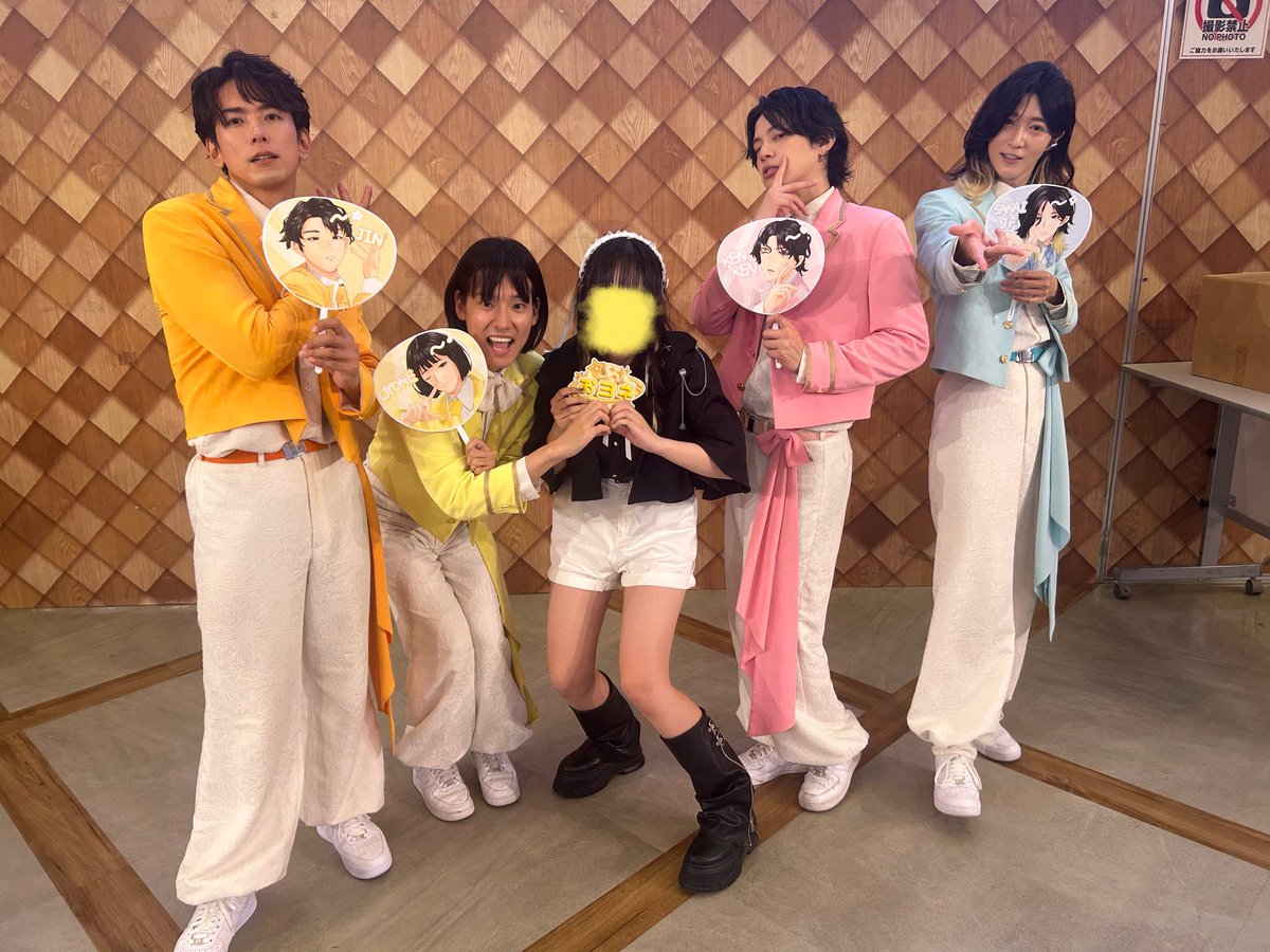 hisui_toriniku's tweet photo. モナキ㌠みんなうちわのポーズしてくれて嬉しすぎる😭😭😭
おヨネちゃんはハートしてもらった🫶 https://t.co/HtKClowUXG