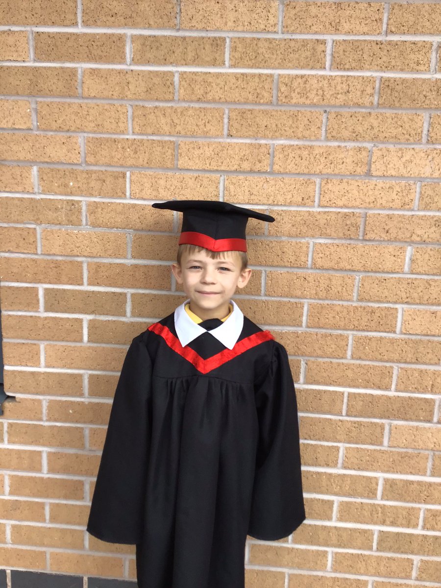 Miss4G's tweet photo. Congratulations to our First graduate of the year, for a fabulous start to year 4. https://t.co/wp4o59vHIh