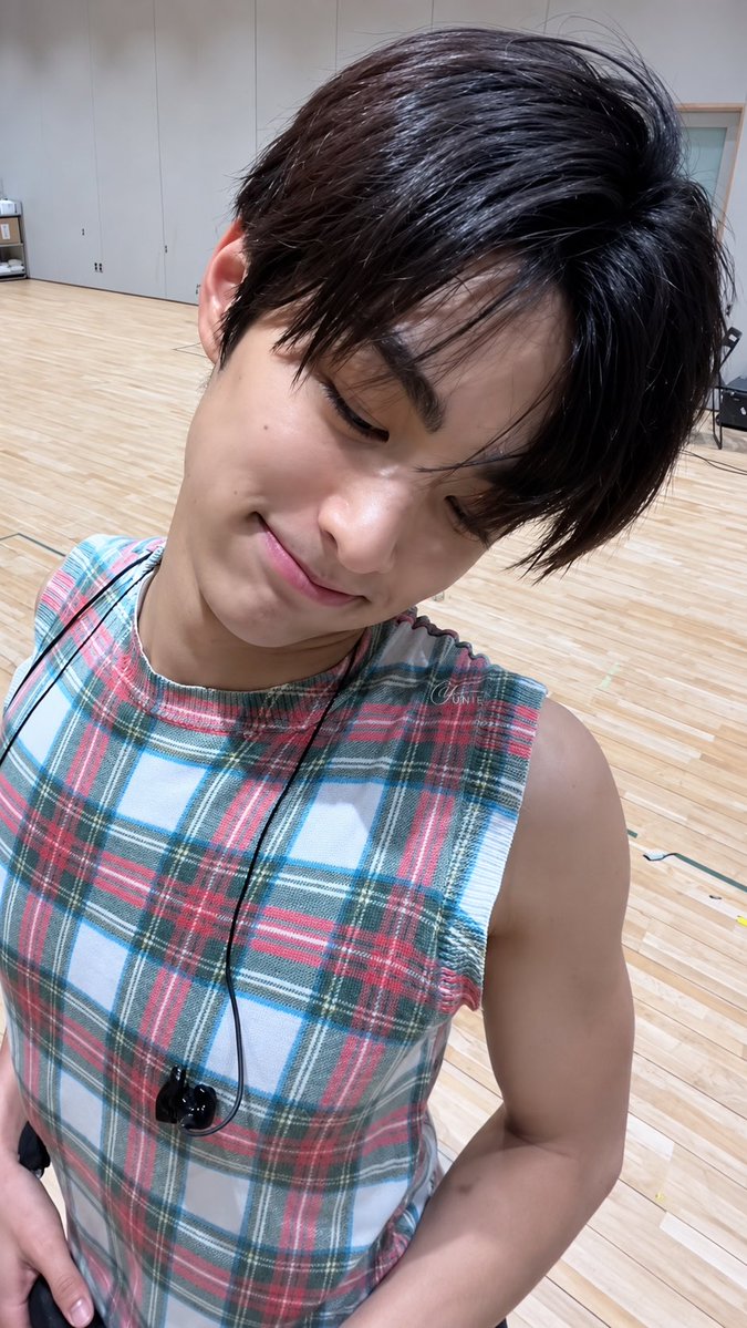 GanYunie's tweet photo. 👻👻🤏🏻🤏🏻

#KEONHO #건호 #CORTIS #코르티스 https://t.co/yJeOH4VPg8