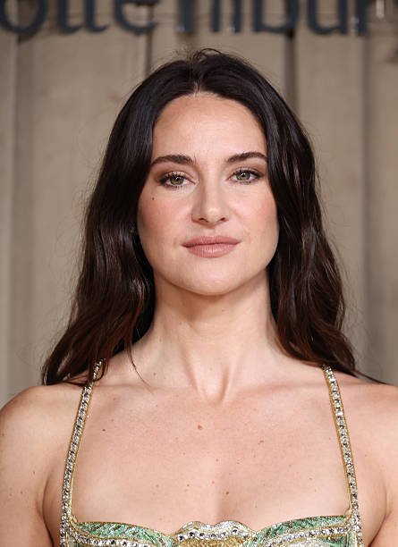 TheHumanLead1's tweet photo. Shailene WOODley is a MTF baphomet.
Bones do not lie, people do. 
Only those with eyes to see will see him.
See his luciferian masonic signs in the comments 👇🏽.
They all do them, it's a big club. https://t.co/lCrwWrKxdl