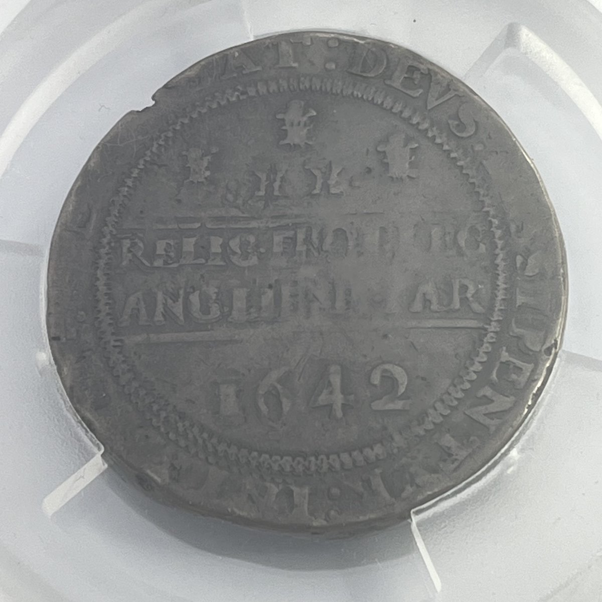 ringramcoins's tweet photo. Read all about the civil war coinage of Charles 1st https://t.co/bD1WV2sbEA #truestories #realhistory #fascinatingandvaluable https://t.co/kD9rasPR3c