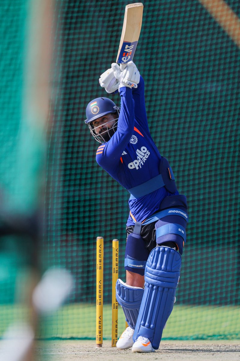 ShreyasIyer15's tweet photo. Back in blue ✌🏻 https://t.co/XBGA9xHRmr